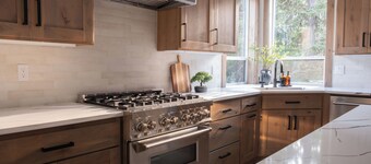 Newly Built/Furnished Quiet Lux Ski-In/Out Hot Tub