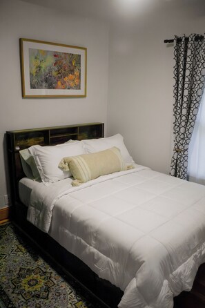 3 habitaciones, escritorio, tabla de planchar con plancha y wifi gratis 