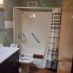Free toiletries, soap, shampoo, toilet paper