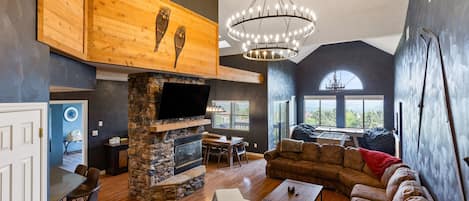 Smart-TV, Kamin, Tischfußball