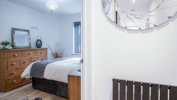 2 bedrooms, WiFi, bed sheets