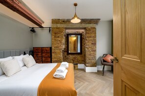 1 chambre, fer et planche à repasser, accès Internet, draps fournis