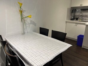 Dining - Comfortable Two Bedroom Basement Suite with Full Kitchen Bathroom and Queen Beds (Richmond Hill)