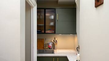 Fridge, microwave, coffee/tea maker, toaster