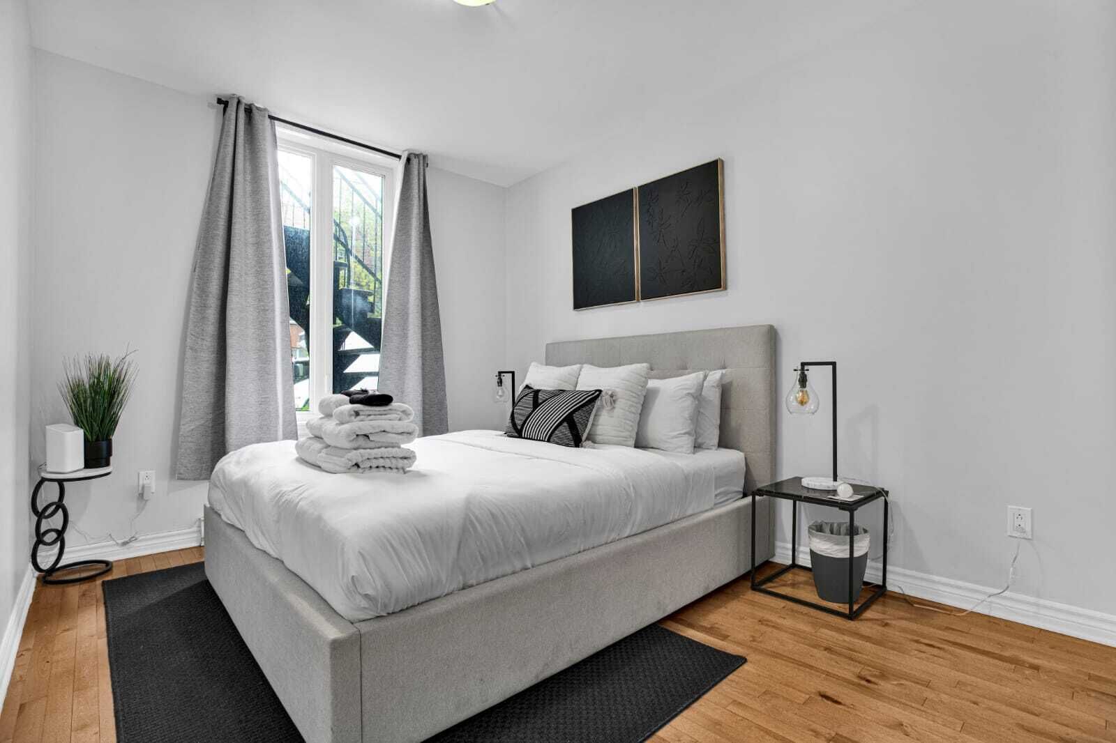 2 bedrooms, internet, bed sheets