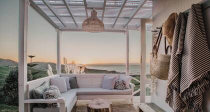 Hinterland Retreat. Coastal glamping cabin minutes from the surf.