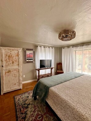 Desk, iron/ironing board, travel crib, WiFi