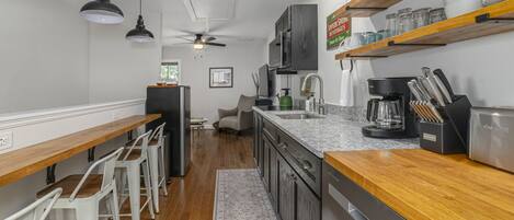 Plaque de cuisson, cafetière/bouilloire