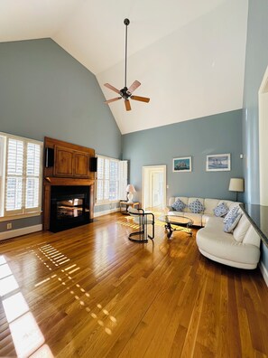 Televisión, chimenea