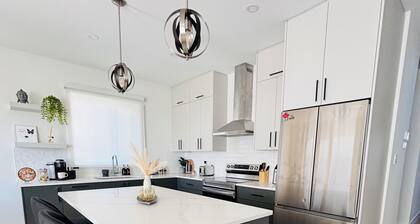 Charming Detached 3-Bedroom escape- sleeps 6