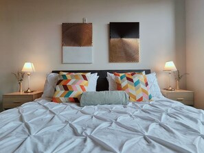 1 bedroom, desk, iron/ironing board, WiFi
