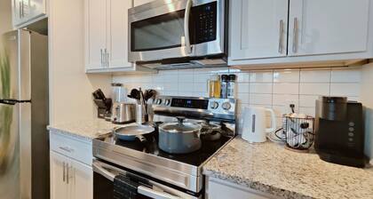 Studio Apt Near Temple Unit with Free Parking for Extended Stays