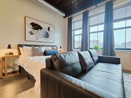 Cozy Philly Studio with Free Parking for Long Term Stays