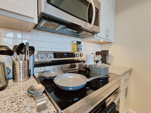 Fridge, microwave, oven, stovetop