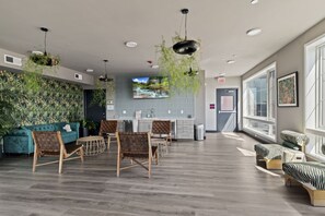 Interior - Boutique Studio with Rooftop View and Gym (Philadelphia)