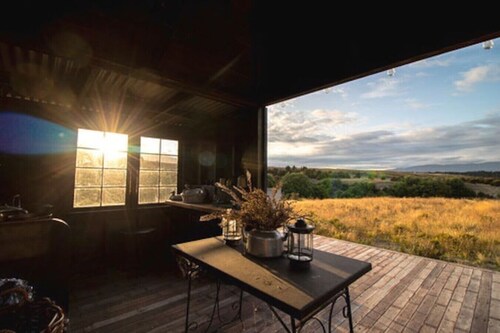 Te Awa Lodge  Riverside retreat