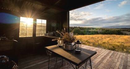 Te Awa Lodge Riverside retreat