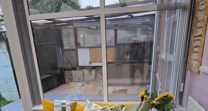 3 Bed House - Sleeps 5 - Pets - Garden - Parking