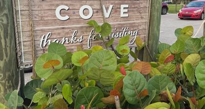 Charming 2-bedroom townhome in Winter Springs.