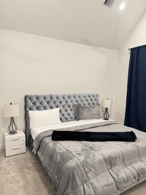 3 bedrooms, internet, bed sheets - Luxury 3BR for Families, Nurses & Groups (Houston)