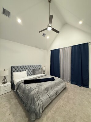 3 bedrooms, internet, bed sheets - Luxury 3BR for Families, Nurses & Groups (Houston)