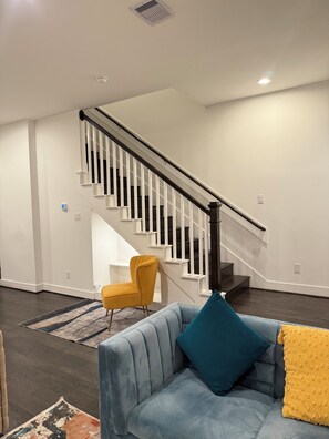 Interior - Luxury 3BR for Families, Nurses & Groups (Houston)