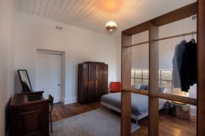 2 habitaciones, tabla de planchar con plancha, wifi y ropa de cama 