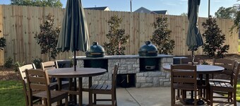 Welcoming 3-bedroom condo, On campus, short walk to Davis Wade and Dudy Noble