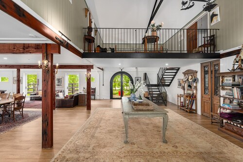 THE ULTIMATE RURAL RETREAT Sleeps 13 situated in Berima Southern Highlands NSW