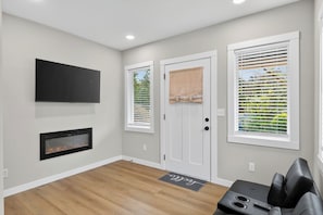 Living area - Charming house with AC in Seattle (Seattle)