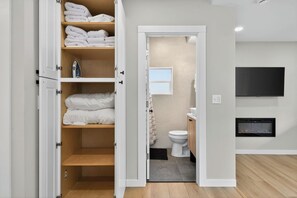 1 makuuhuone, silitysrauta/-lauta, Wi-Fi