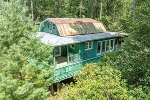 Exterior - Reasonover Ride and Rest Near Dupont State Forest (Cedar Mountain)