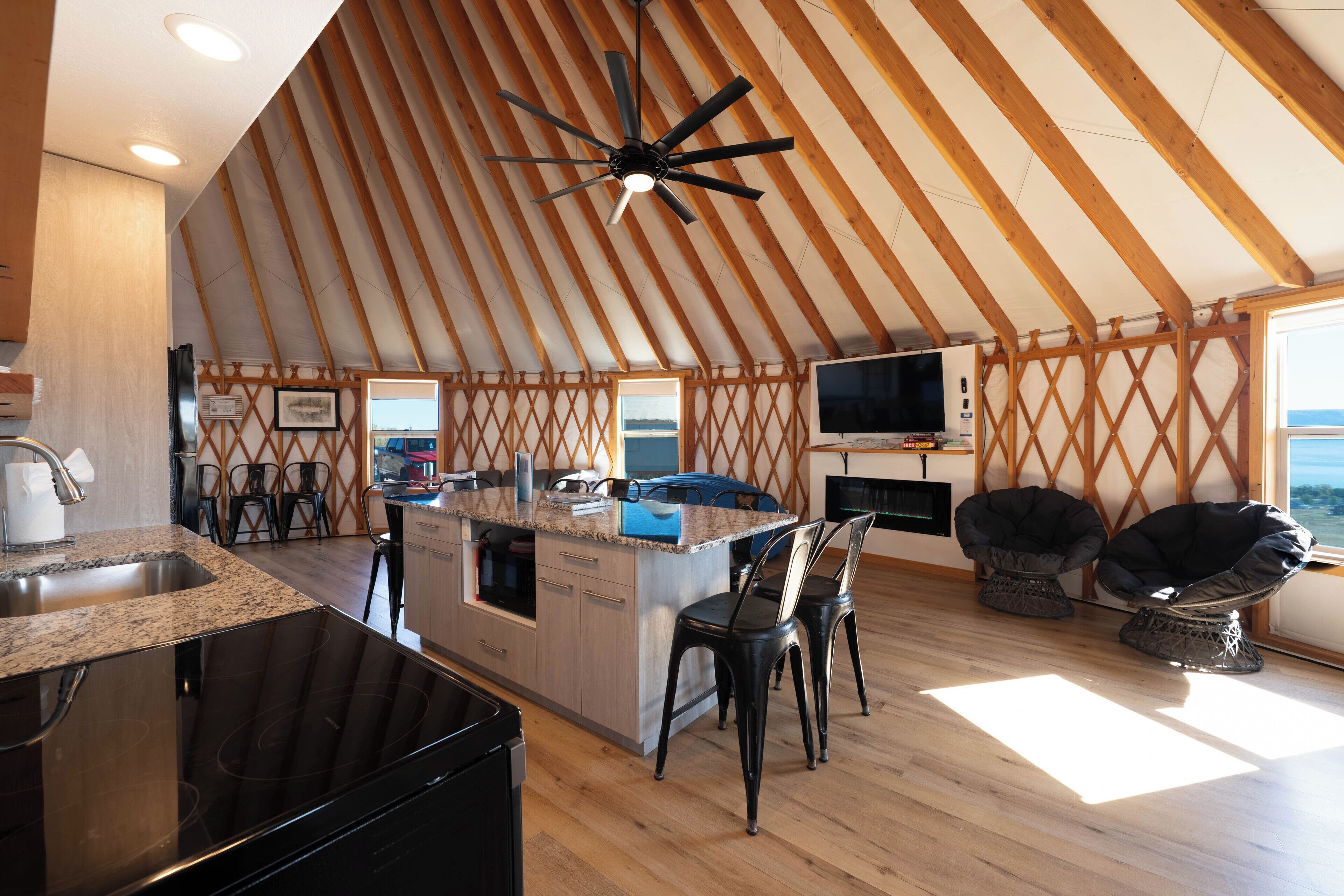 雪櫃、微波爐、焗爐、洗碗機