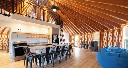 The Ute Yurt - Rustic charm, modern comfort. Sleeps 12.
