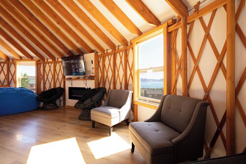 The Pioneer Yurt - Rustic vibes, modern necessities. Sleeps 12.