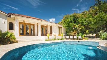 Alberca al aire libre