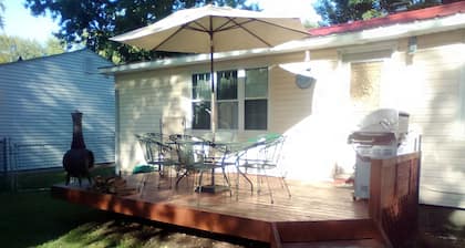 Charming 2-bedroom house in delightful Madison with AC