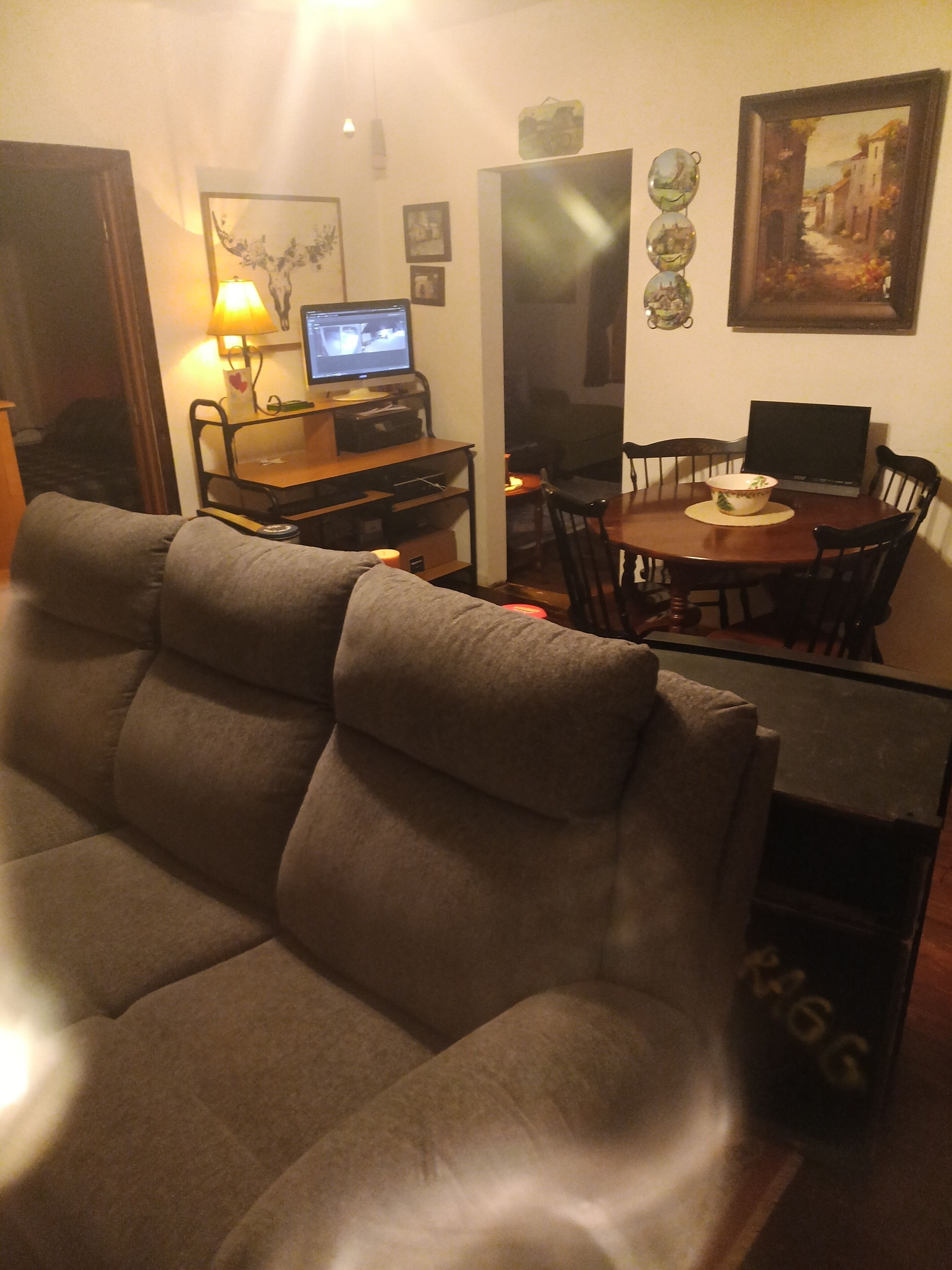 Televisión y chimenea 