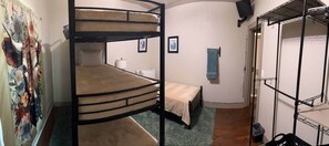 4 室のベッドルーム、WiFi