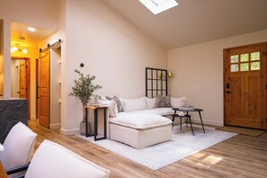Smart TV, fireplace, offices