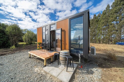 Whitestone Retreat 2 by Tiny Away