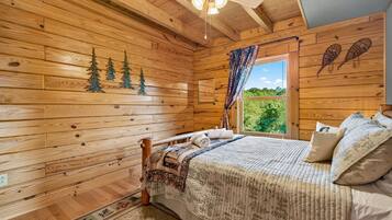 3 slaapkamers, een strijkplank/strijkijzer, wifi, beddengoed