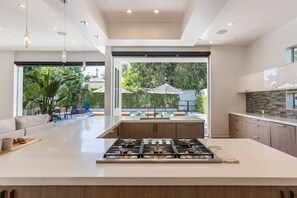 Imagen sin descripción, 2 de 82, botón