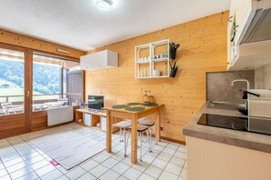 Fridge, microwave, toaster, cookware/dishes/utensils