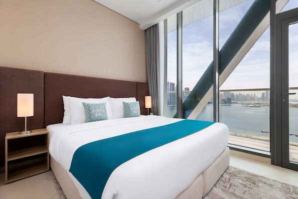 Apartment | 2 bedrooms - Elegant Palm Retreat w Iconic Sea Marina Vws (Dubai)