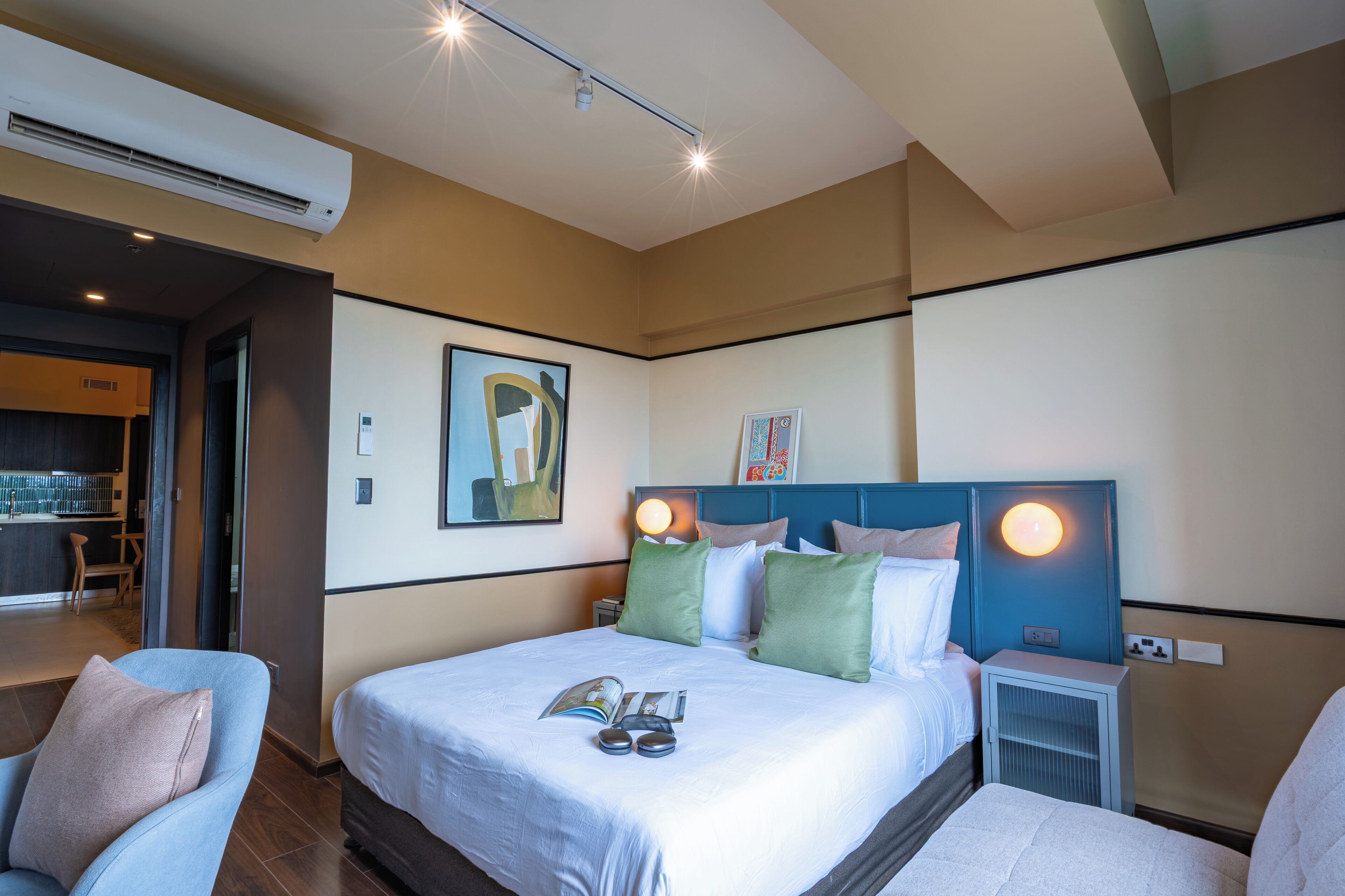 Deluxe Apartment, 1 Queen Bed with Sofa bed, Kitchen, City View | Individually decorated, individually furnished, desk, laptop workspace
