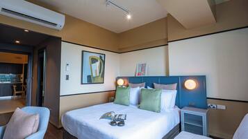 Deluxe Apartment, 1 Queen Bed with Sofa bed, Kitchen, City View | Individually decorated, individually furnished, desk, laptop workspace