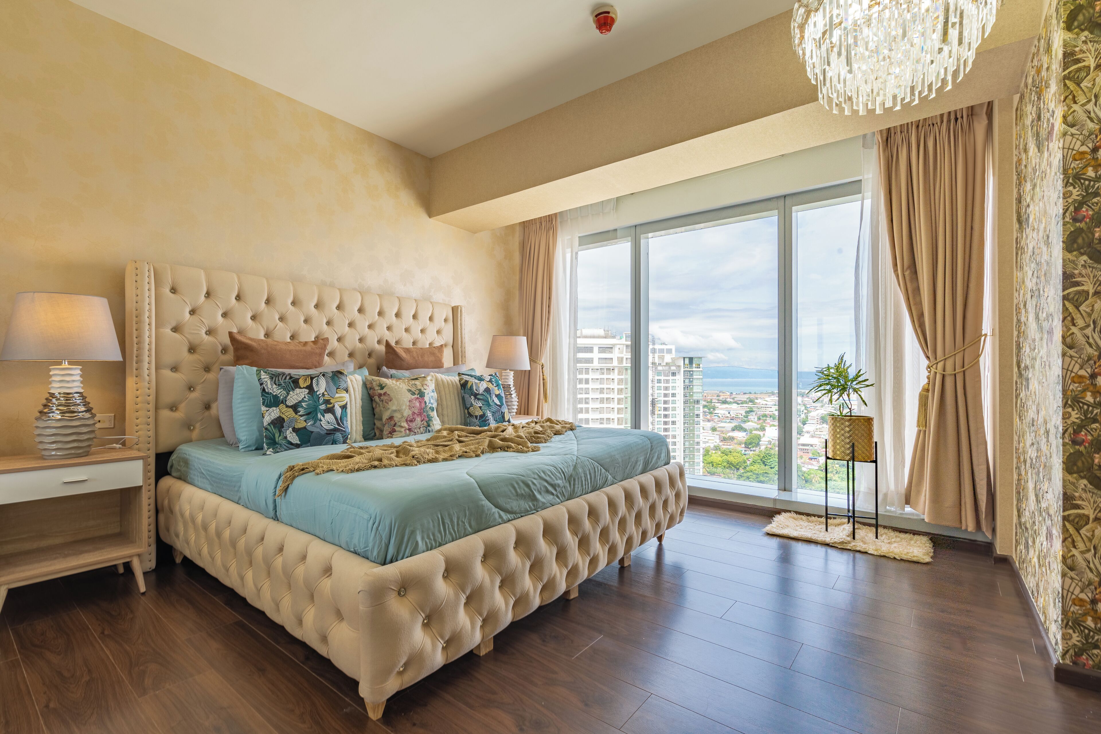 Deluxe Apartment, 1 Bedroom, Bathtub, Ocean View | Individually decorated, individually furnished, desk, laptop workspace