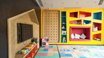 Área de juegos infantiles bajo techo