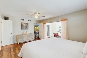 3 bedrooms, iron/ironing board, internet, bed sheets